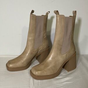 Steve Madden Lira Platform Boots size 11 Sand
